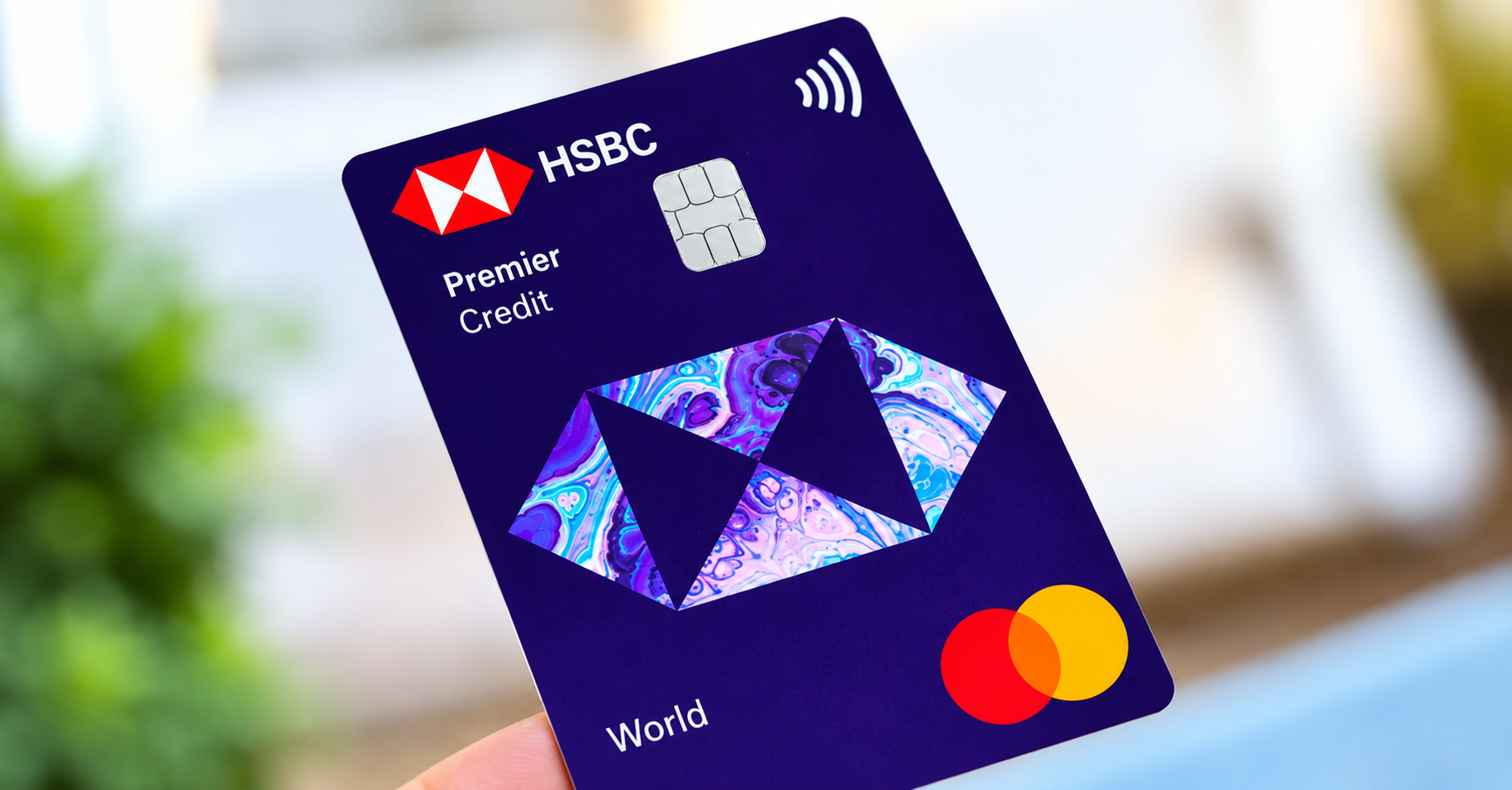 Carte HSBC Premier Credit World Mastercard tenue en main